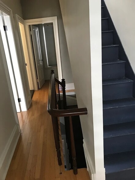 Halway and stairs to 3rd floor - 5A Evergreen Ave