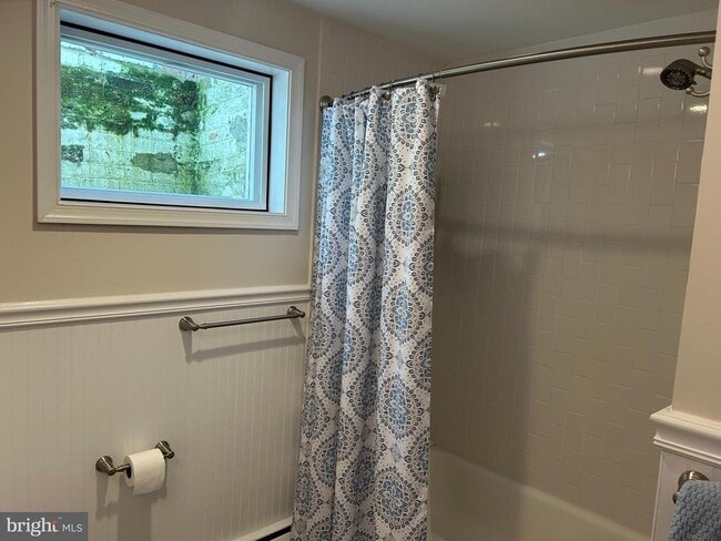 Building Photo - 2660 Greenbriar Ln