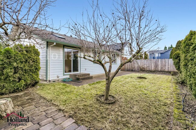Building Photo - Lovely 3-Bedroom Hillsboro Home with A/C!