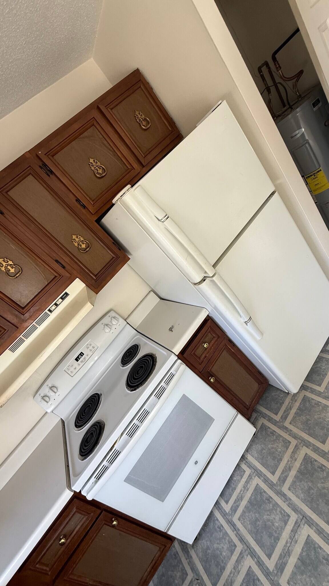 Building Photo - 820 E Tipton St