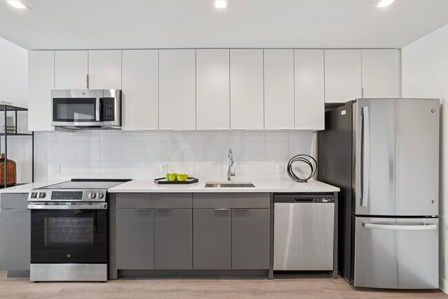 Primary Photo - 179 Academy St