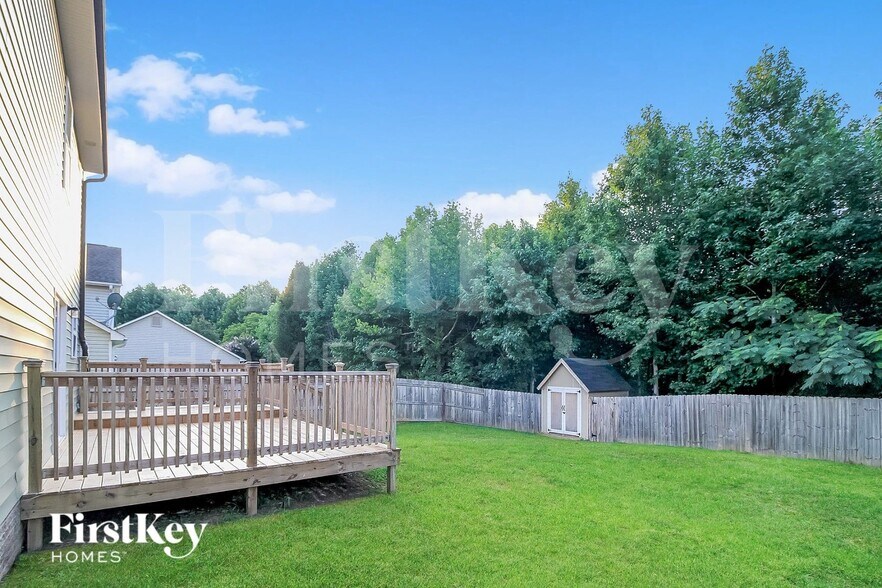 Building Photo - 825 Winterside Ln
