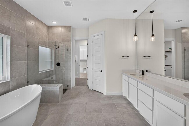 Building Photo - 508 Pinnacle View Dr