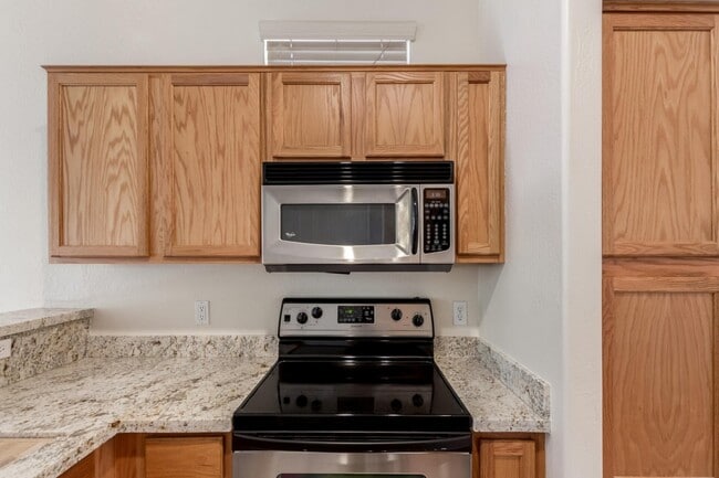 Building Photo - 2250 E Deer Valley Dr