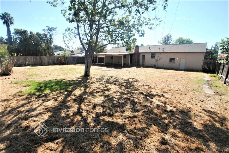 Building Photo - 2223 Juliesse Ave