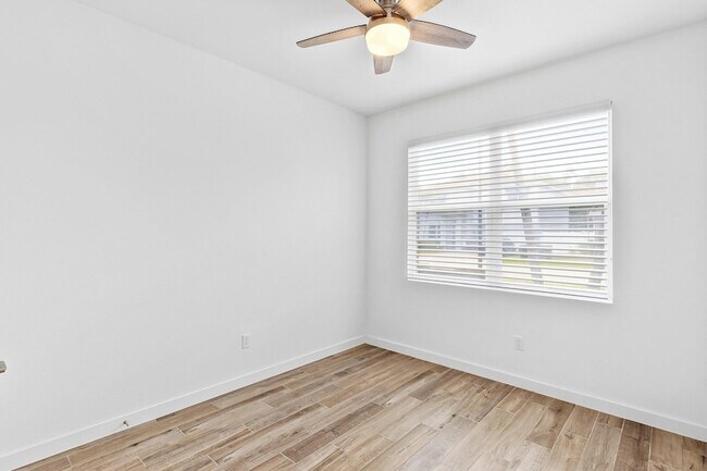 Building Photo - 18446 Claybrook St