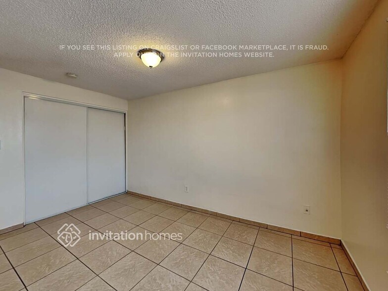 Building Photo - 6320 W Monte Vista Rd