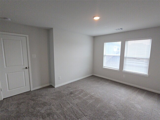 Building Photo - 9227 Dearborn Knoll Dr