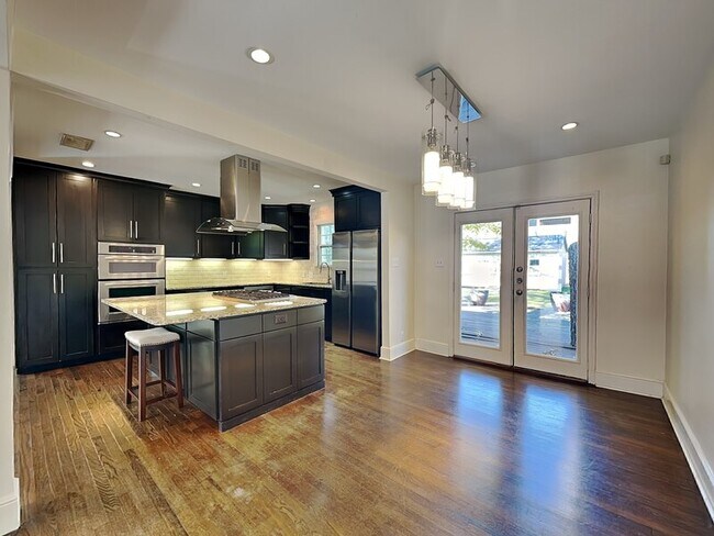 Building Photo - 5027 Wenonah Dr