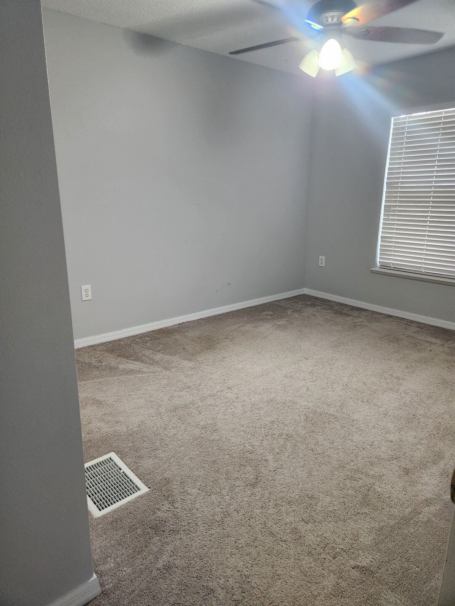 Building Photo - 9965 Ashburn Lake Dr