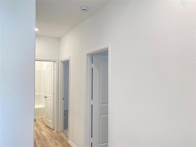 Building Photo - 17010 Daylily Dune Wy