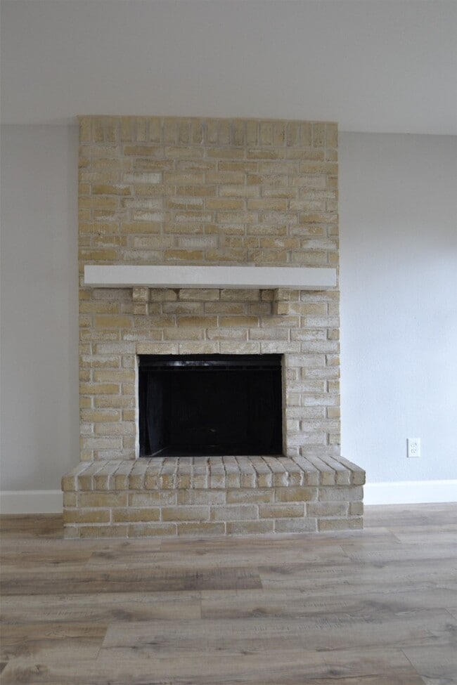 Building Photo - 4527 Adonis Dr