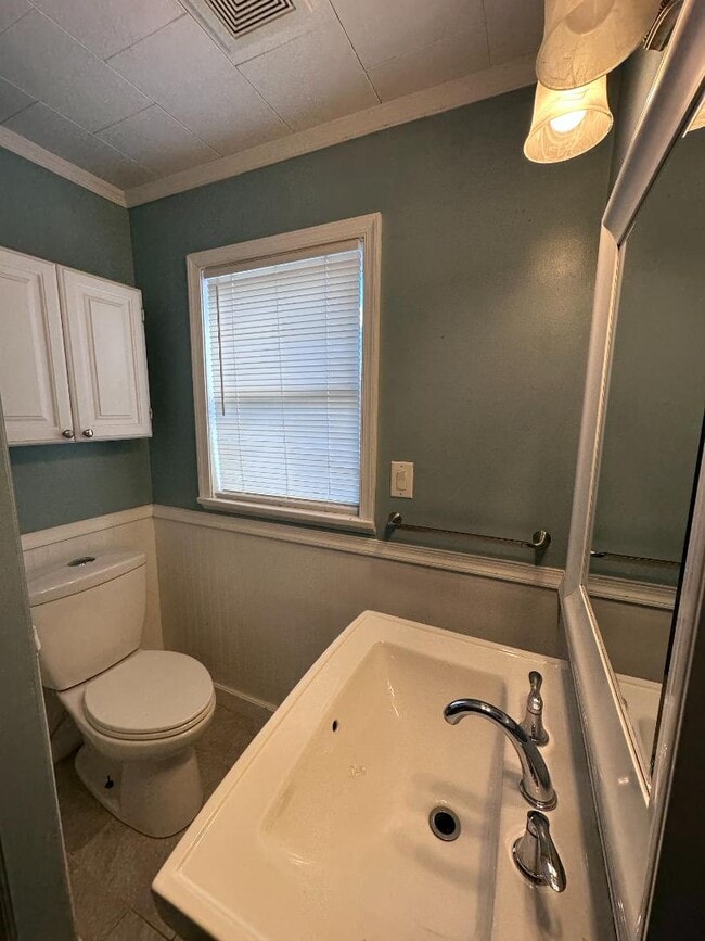 Building Photo - 56 Kent Ln