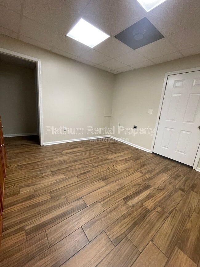 Building Photo - 265 Hound Dog Ln