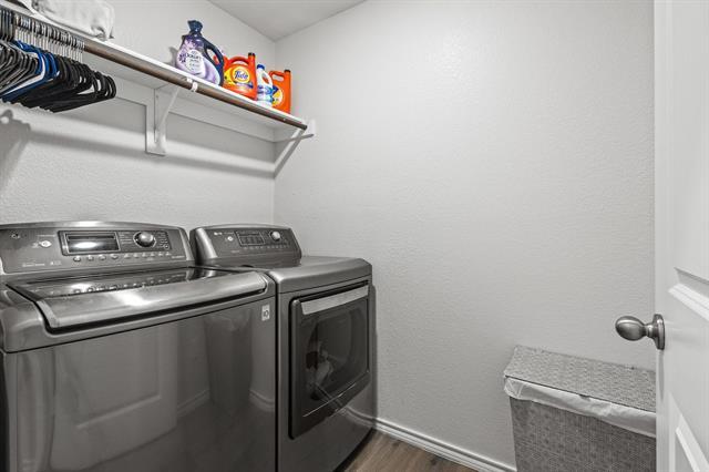 Building Photo - 120 Creek End Dr