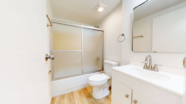 Building Photo - 159 Corbins Mill Dr