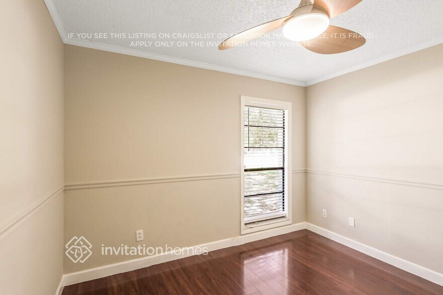 Building Photo - 6708 Commodore Way