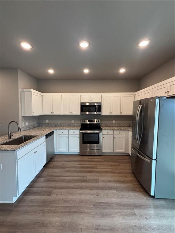 Building Photo - 321 Grove Ln