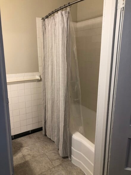 Bath - 1212 Brookstown Ave