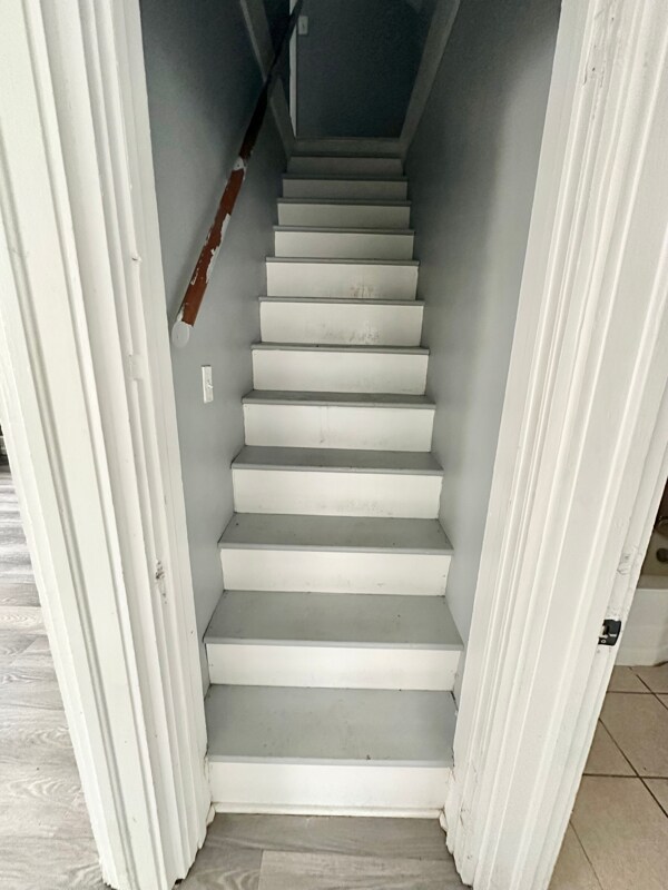 Building Photo - 308 W Almond St