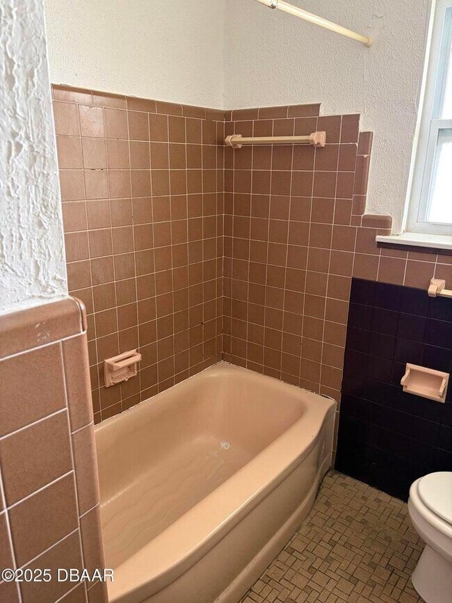 Building Photo - 2537 Coral Way W