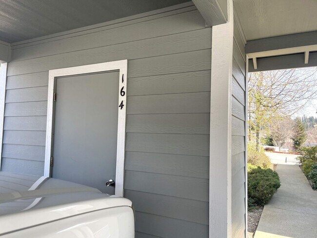 Building Photo - 3 bedroom, 2 bath in Grass Valley, CA 95945