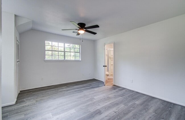 Building Photo - 808 Stone Mountain Dr