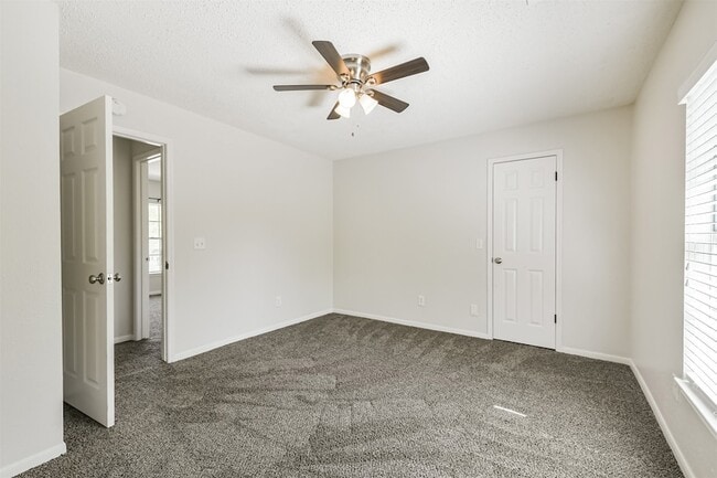 Building Photo - 2711 Weald Way Ct