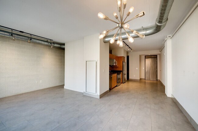 Building Photo - Fabulous View from this Move-in Ready 1BR ...