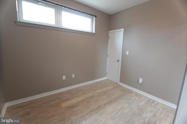 Building Photo - 1856 Willington St