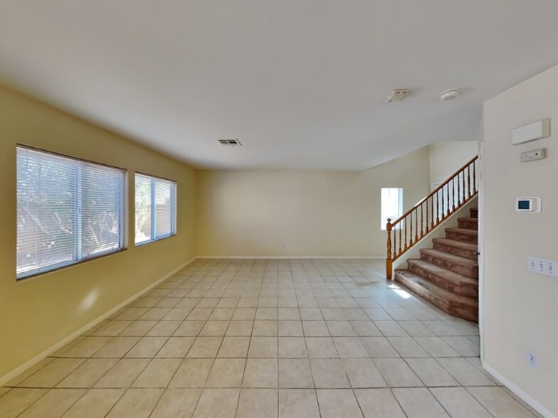 Building Photo - 53241 Clover Blossom Ct