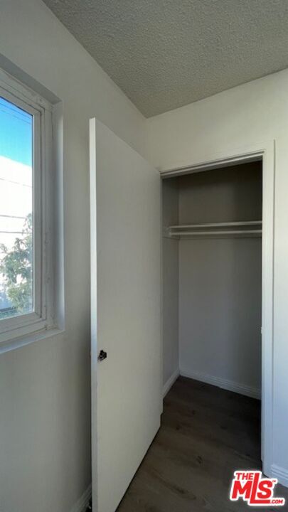 Building Photo - 832 S Gramercy Pl