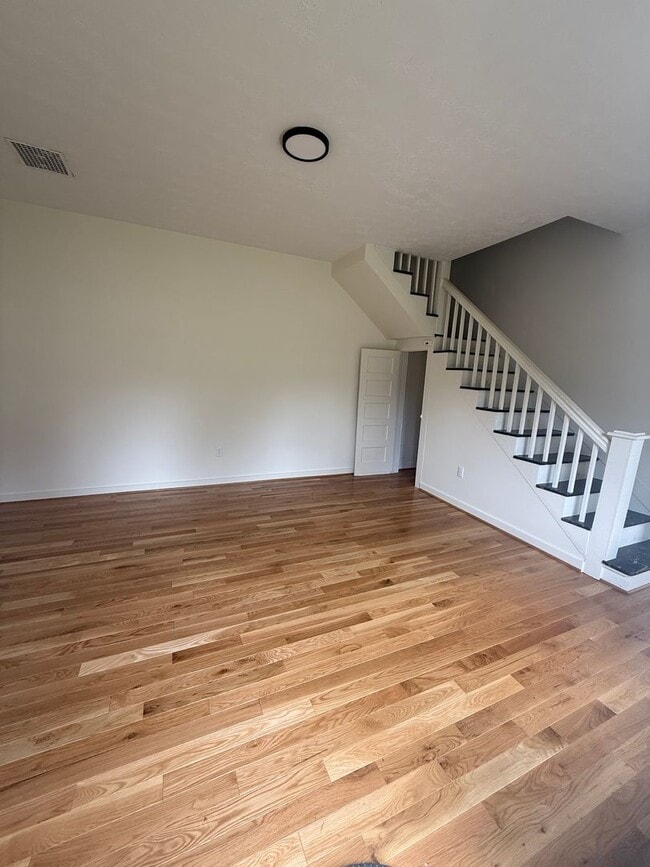 Building Photo - oliv3574