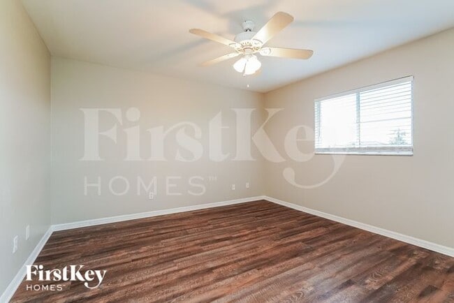 Building Photo - 2105 NW 1st Pl