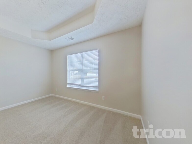 Building Photo - 6754 Clearstream Way