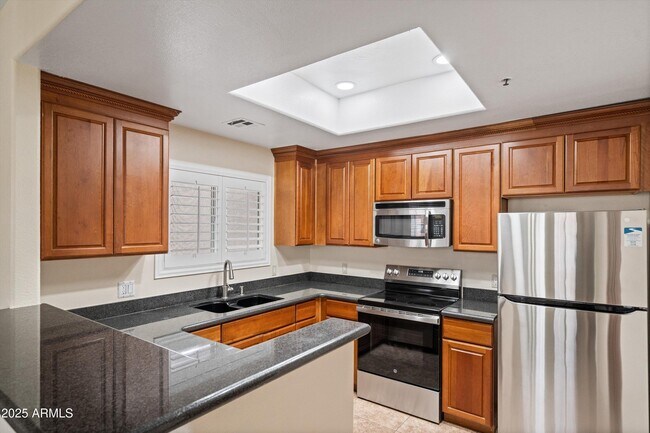 Building Photo - 11375 E Sahuaro Dr