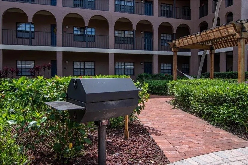 Building Photo - 6100 Gulfport Blvd S
