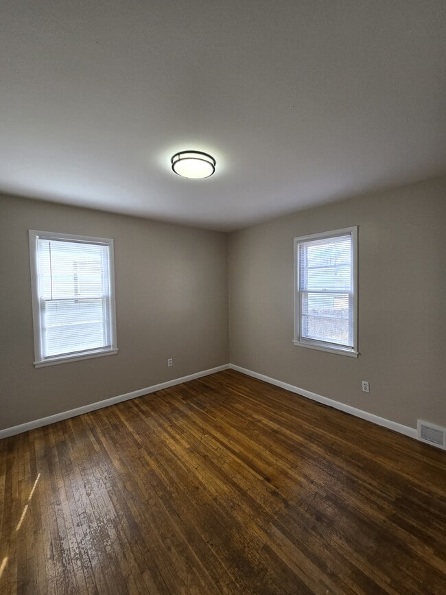 Building Photo - 333 N Colby Ave