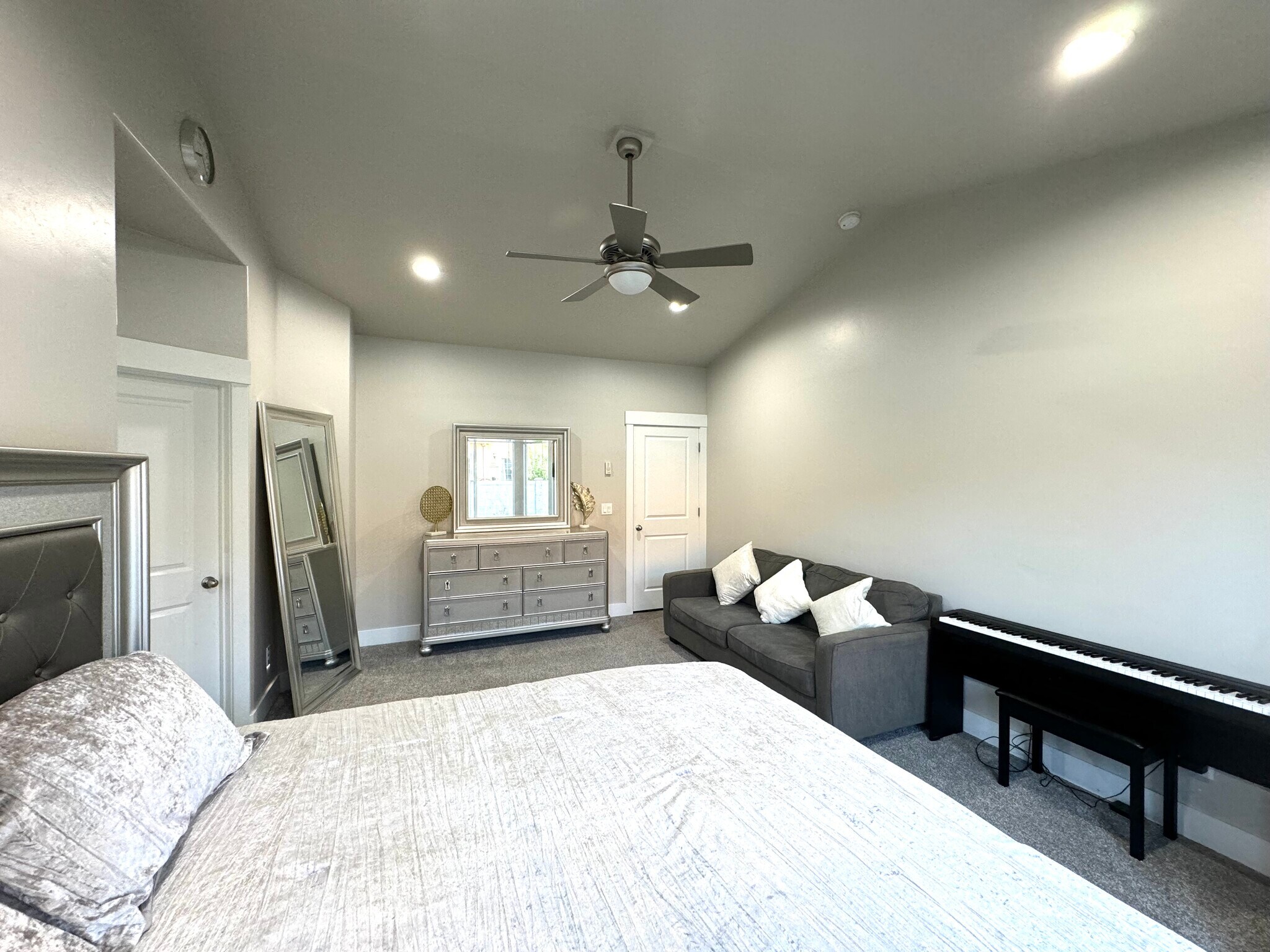 Building Photo - 3288 N 200 W