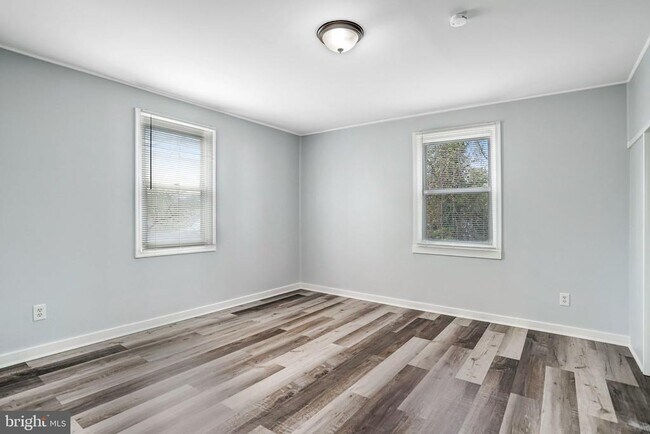 Building Photo - 6226 20th Ave