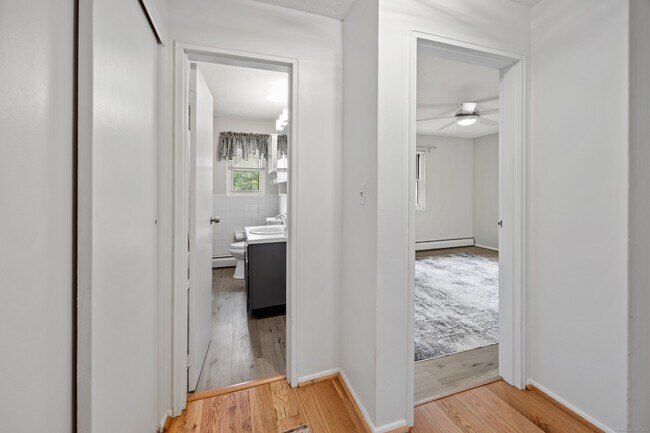 Building Photo - 486 Oak Ave