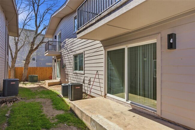 Building Photo - 2705 Windswept Cove