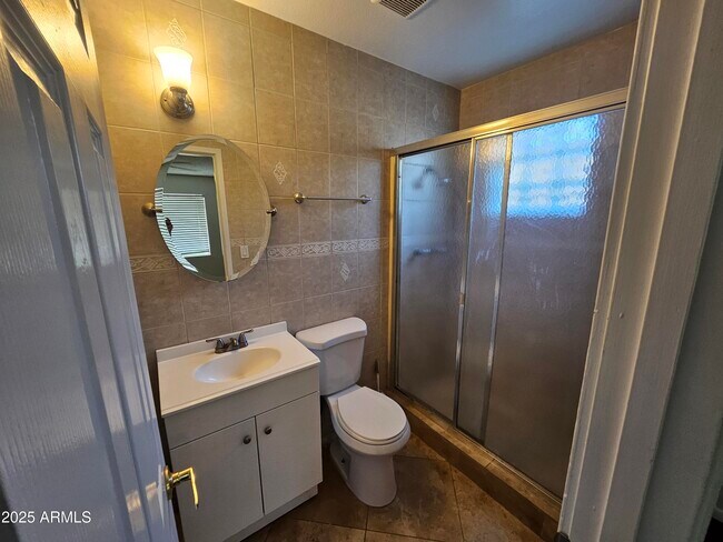 Building Photo - 513 N Apache Dr