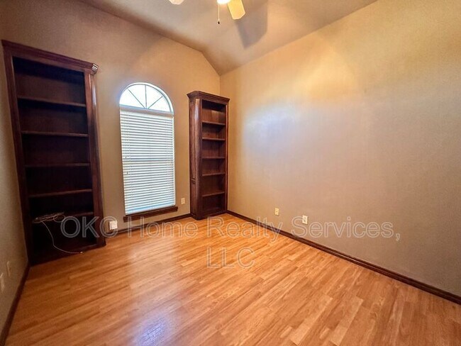 Building Photo - 13204 SW 2nd Terrace