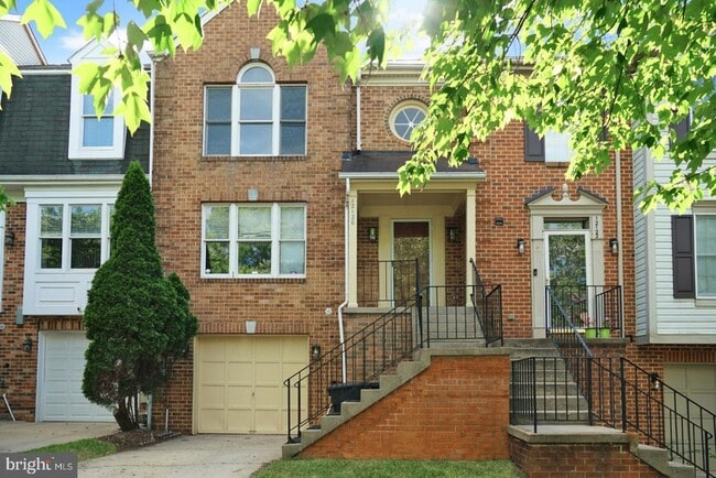 Building Photo - 12120 Apache Tears Cir