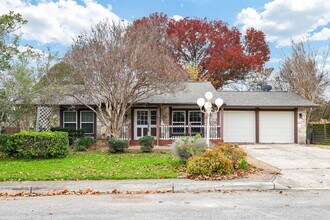 Building Photo - ***MOVE-IN SPECIAL: TWO WEEKS FREE***Single-Story Retreat with Versatile Spaces in Established Ne...