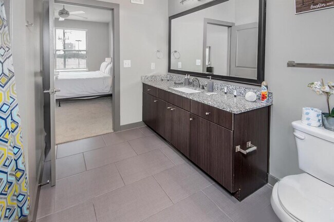 Building Photo - 1628-1898-1898 Wyndale St