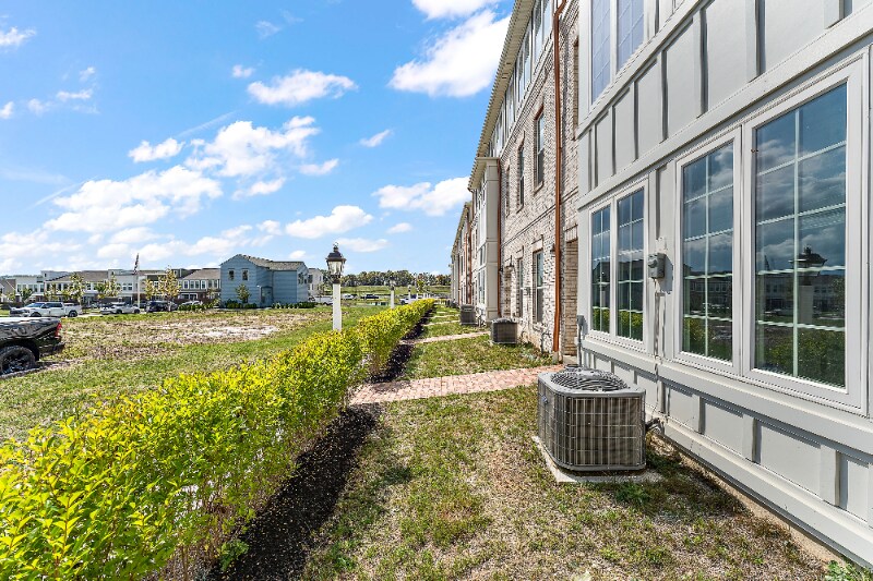 Building Photo - 119 Founders St