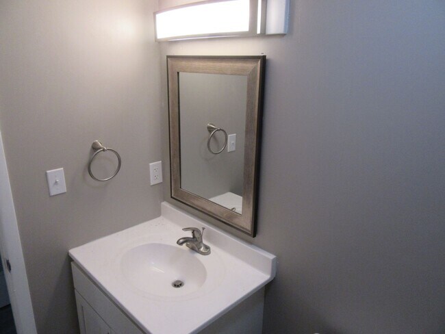 Building Photo - 6427 Sunset Ave