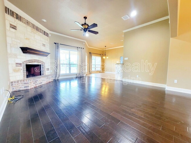 Building Photo - 408 Silver Spur Trail